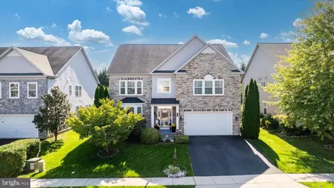 410 Mohican Dr, Frederick, MD 21701 photo 2