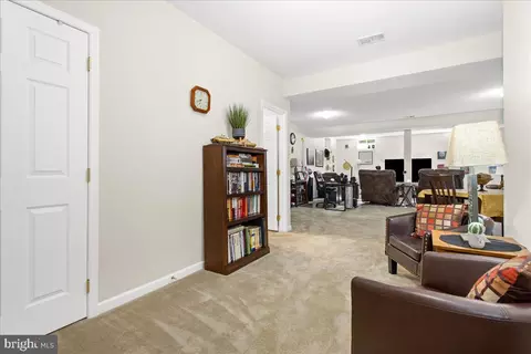 410 Mohican Dr, Frederick, MD 21701 photo 32