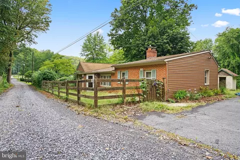 5022 Witmer Ln, Frederick, MD 21703