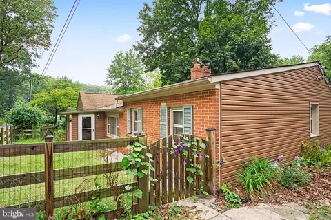 5022 Witmer Ln, Frederick, MD 21703 photo 2