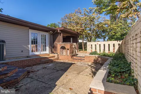 463 Carrollton Dr, Frederick, MD 21701 photo 4