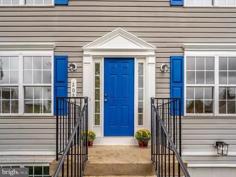 202 Shannonbrook Ln, Frederick, MD 21702 photo 2