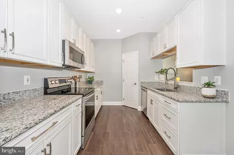 2404 Lakeside Dr, Frederick, MD 21702 photo 14