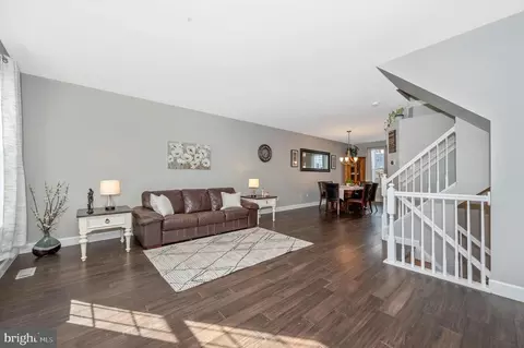 2404 Lakeside Dr, Frederick, MD 21702 photo 8