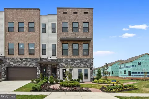 800 Creekway Dr, Frederick, MD 21701