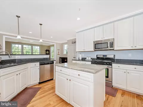 131 Sunlight Ct, Frederick, MD 21702 photo 18