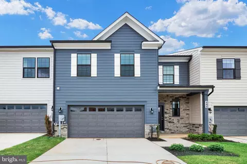 498 Hanson St, Frederick, MD 21701 photo 2