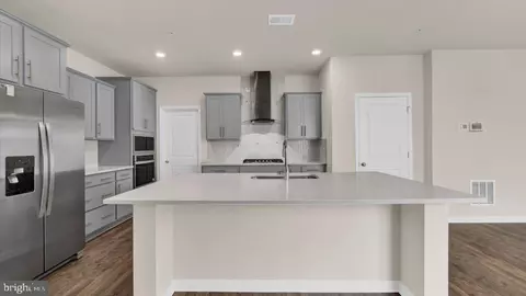 482 Hanson St, Frederick, MD 21701 photo 7