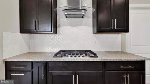 492 Hanson St, Frederick, MD 21701 photo 7
