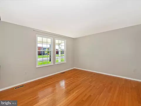 1305 Butterfly Ln, Frederick, MD 21703 photo 10