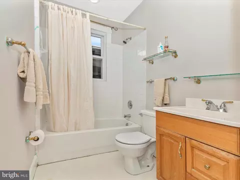 208 Washington St, Frederick, MD 21701 photo 37