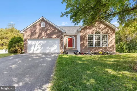 449 Delaware Rd, Frederick, MD 21701