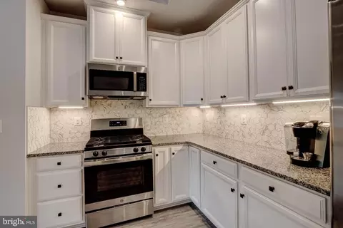 Kitchen - 3282 Pine Needle Cir #403, Frederick, MD 21704 photo 4 of 5