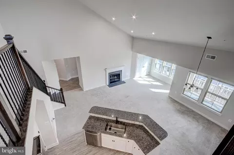Living - 3282 Pine Needle Cir #403, Frederick, MD 21704 photo 4 of 6