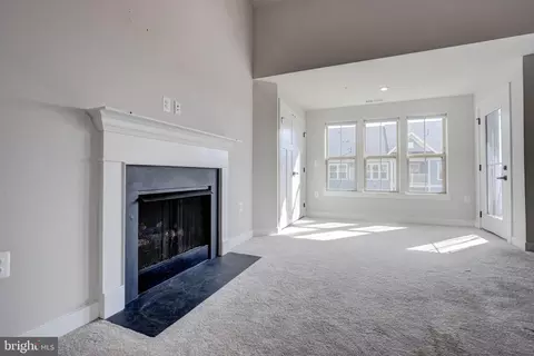 Living - 3282 Pine Needle Cir #403, Frederick, MD 21704 photo 6 of 6