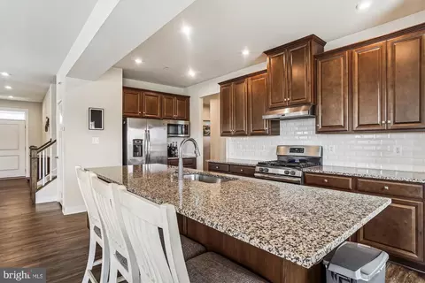 5251 Red Maple Dr, Frederick, MD 21703 photo 10