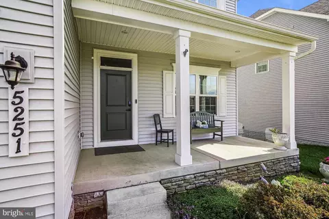 5251 Red Maple Dr, Frederick, MD 21703 photo 3