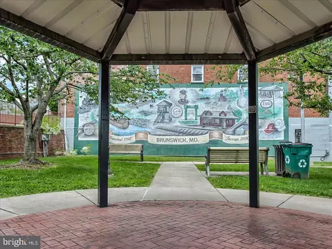 112 E A St, Brunswick, MD 21716 photo 52