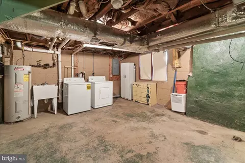 112 E A St, Brunswick, MD 21716 photo 33