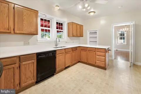 112 E A St, Brunswick, MD 21716 photo 16