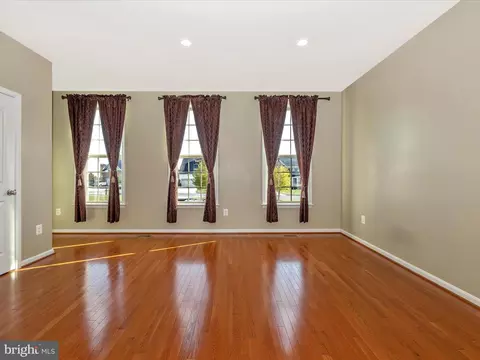 4729 Verdana Loop, Frederick, MD 21703 photo 3