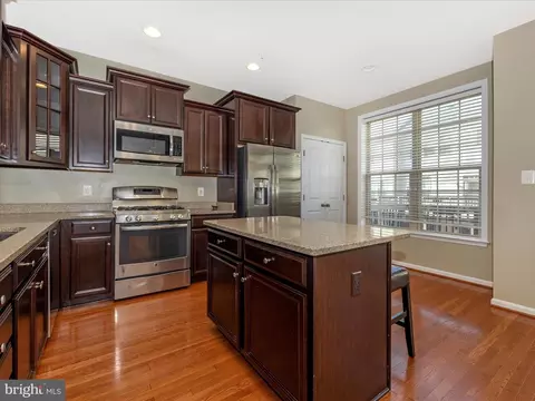 4729 Verdana Loop, Frederick, MD 21703 photo 2