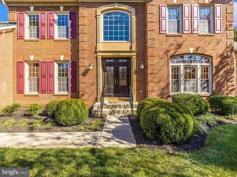 9101 Travener Cir, Frederick, MD 21704 photo 2