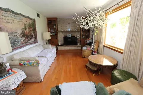 8024 Fieldstone Dr, Frederick, MD 21702 photo 9