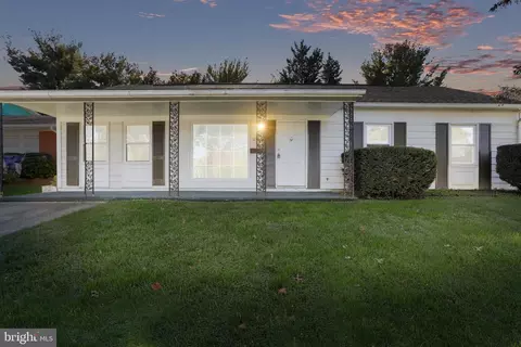 276 Pinoak Dr, Frederick, MD 21701