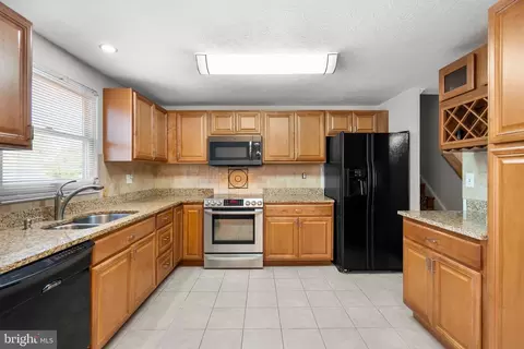 1312 Mulberry Ct, Frederick, MD 21703 photo 6