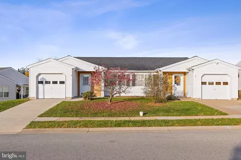 5692 Crabapple Dr, Frederick, MD 21703