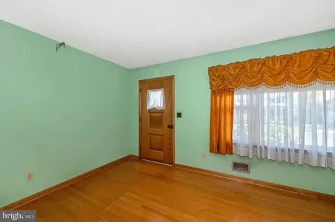 207 Wyngate Dr, Frederick, MD 21701 photo 2