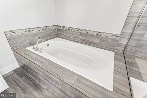 7072 Executive Way, Frederick, MD 21703 photo 30