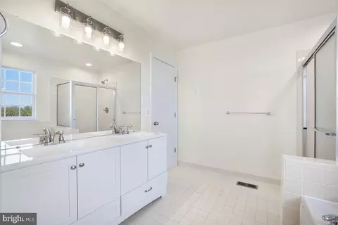 125 Sunlight Ct, Frederick, MD 21702 photo 28