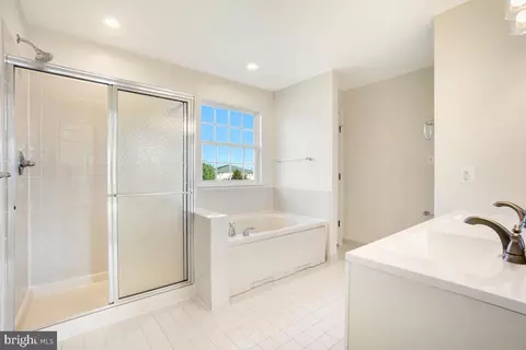 125 Sunlight Ct, Frederick, MD 21702 photo 27
