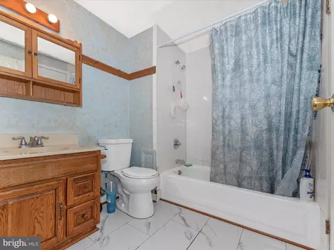 Bath - 1532 Andover Ln, Frederick, MD 21702 photo 1 of 4