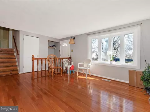 Living - 1532 Andover Ln, Frederick, MD 21702 photo 2 of 3