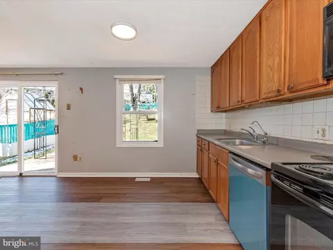 Kitchen - 1532 Andover Ln, Frederick, MD 21702 photo 4 of 5