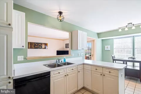 8019 Captains Ct, Frederick, MD 21701 photo 12