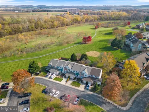 8019 Captains Ct, Frederick, MD 21701 photo 3