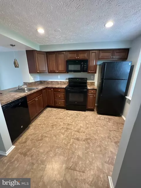 5828 Drawbridge Ct, Frederick, MD 21703 photo 2