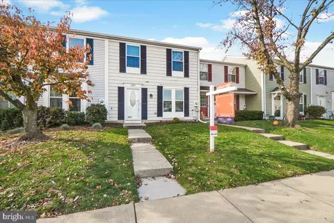 1375 David Ln, Frederick, MD 21703