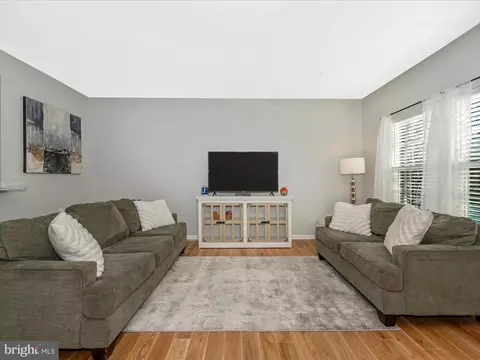 2072 Spring Run Cir, Frederick, MD 21702 photo 5