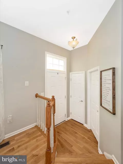 2072 Spring Run Cir, Frederick, MD 21702 photo 3