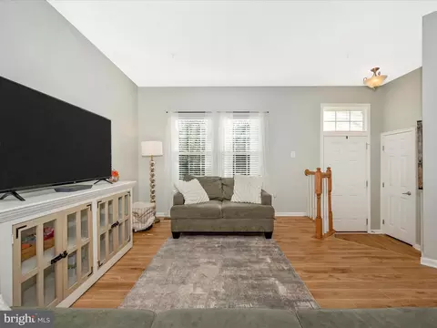 2072 Spring Run Cir, Frederick, MD 21702 photo 4