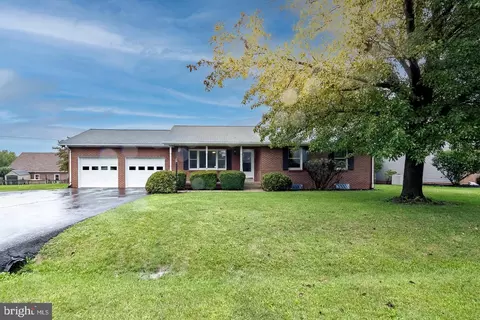7202 Rainbow Ln, Frederick, MD 21702