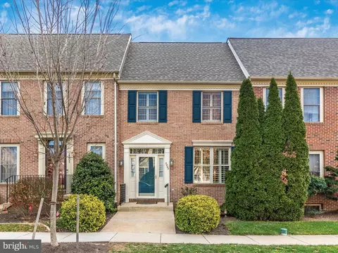 2203 Garden Ln, Frederick, MD 21701
