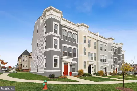 Exterior - 951 Holden Rd, Frederick, MD 21701 photo 2 of 7