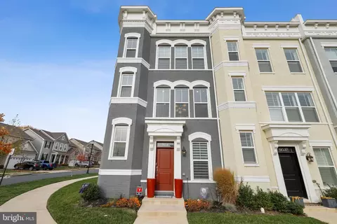 951 Holden Rd, Frederick, MD 21701