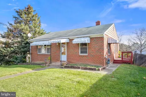 8 Linden Ave, Frederick, MD 21703 photo 2